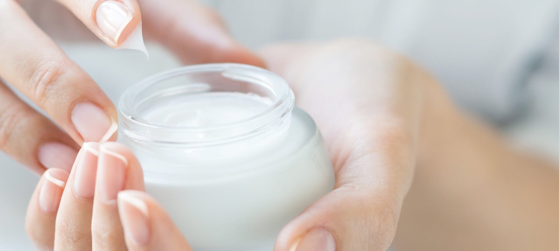 Da khô: Chu trình dưỡng da làm dịu cơn khát Hero