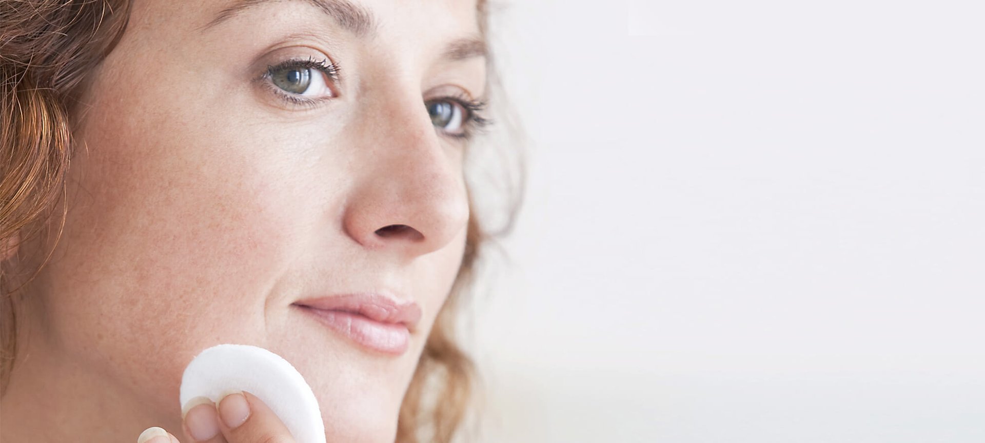 Công dụng làm dịu da nhạy cảm của nước hoa thanh cúc Hero