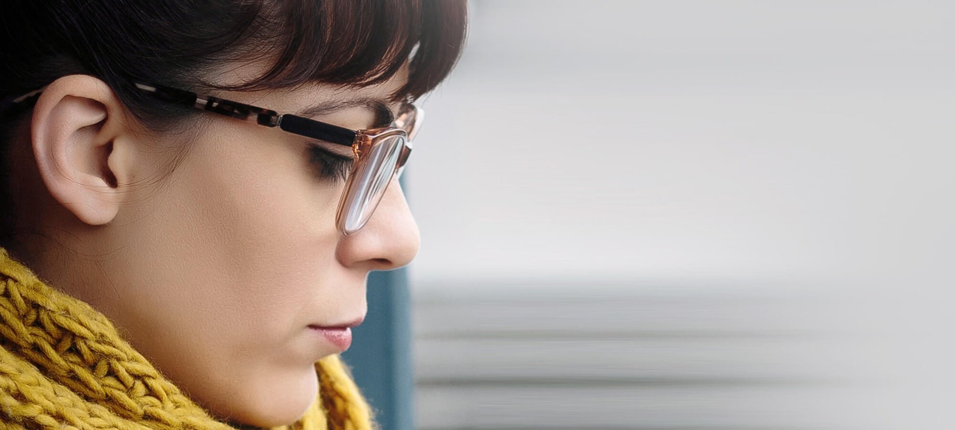 Sự ô nhiễm ảnh hưởng rất rõ tới làn da của bạn và bạn hoàn toàn có thể nhận thấy điều đó Hero