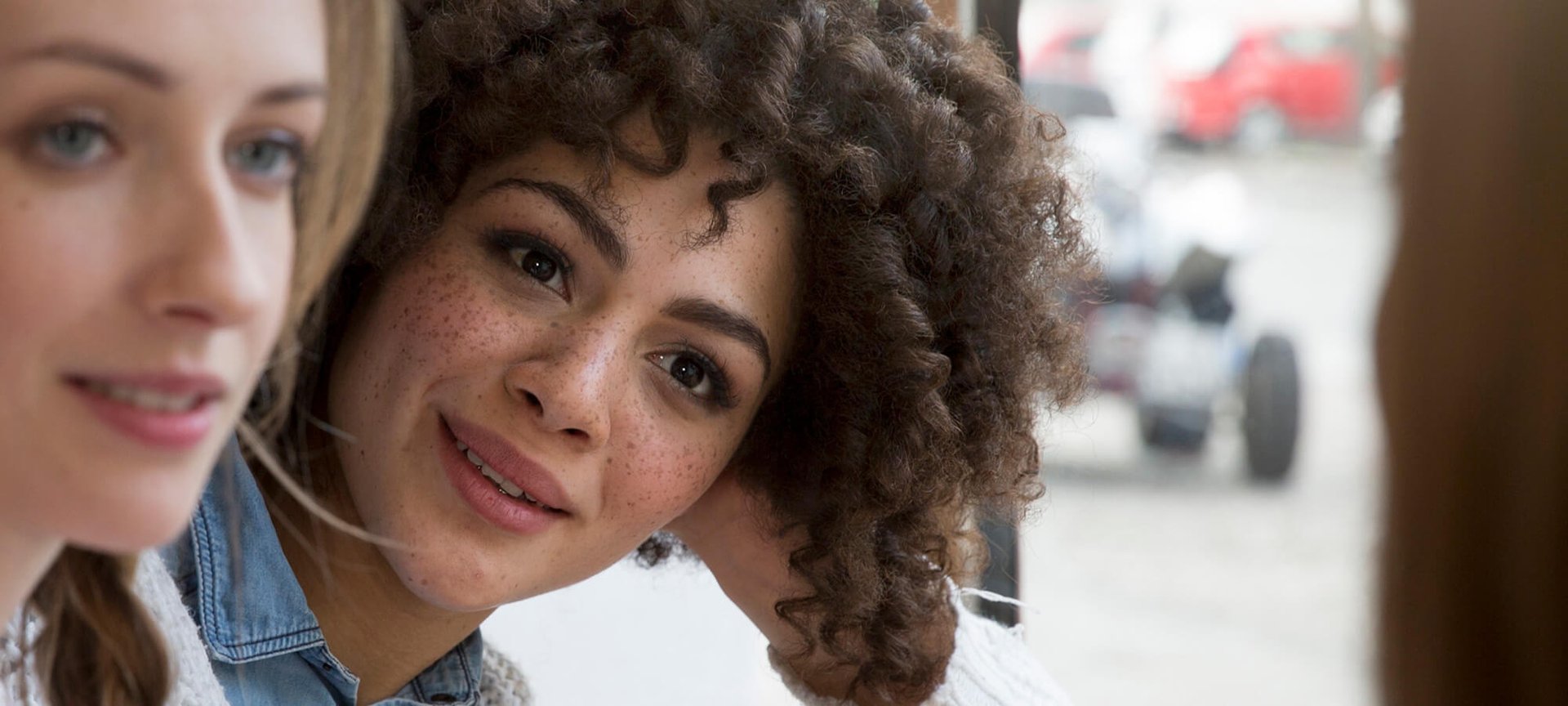 Thư giãn cho da mặt với một buổi mát-xa phục hồi Hero