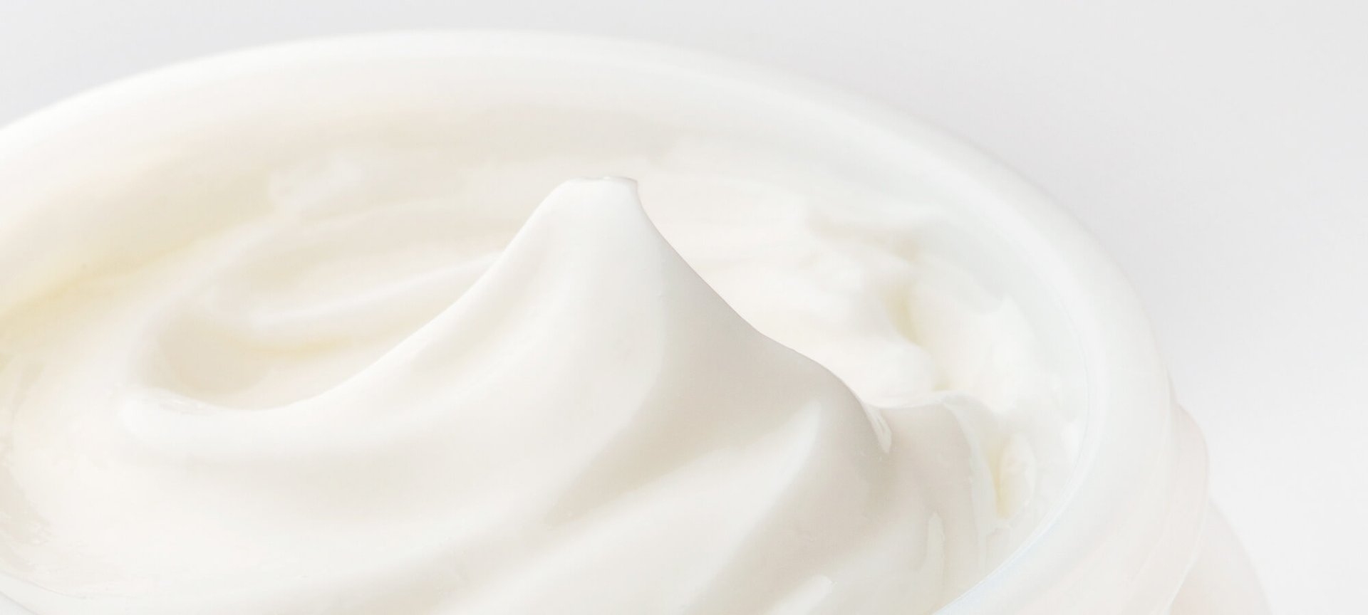 Dưỡng sáng da: Chìa khóa cho làn da rạng rỡ, tươi sáng hơn Hero