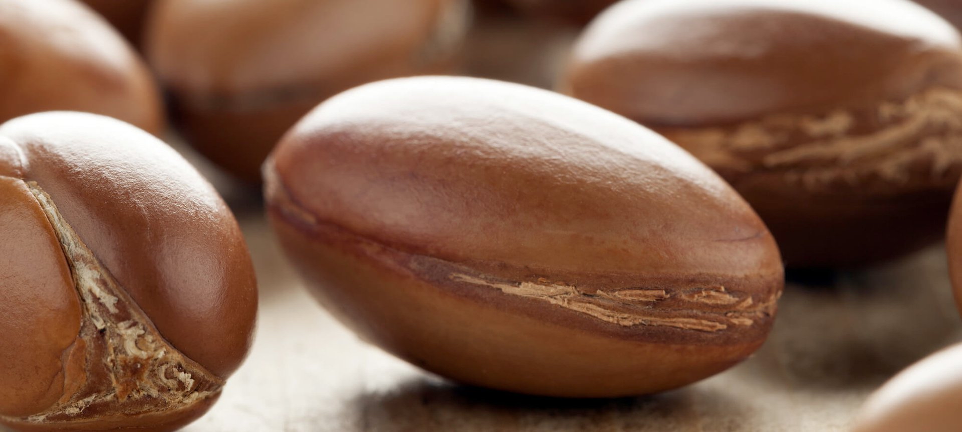 Đánh thức những quầng thâm Chính là lúc cần một cú hích từ Caffeine Hero